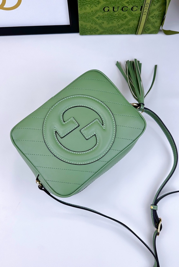 激安グッチバッグコピー着用イメージ